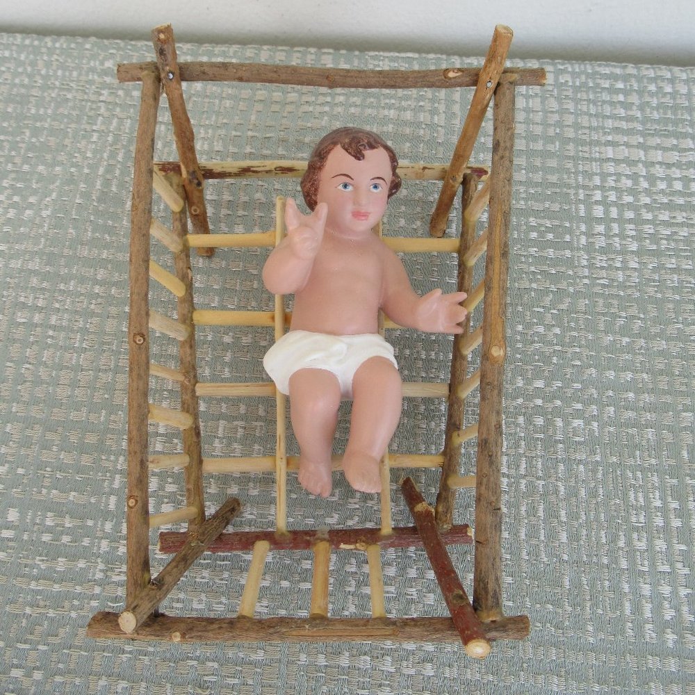 CERAMIC INFANT NATIVITY BABY JESUS BLUE EYES DARK HAIR CHRISTMAS 4.5" w/ Crib